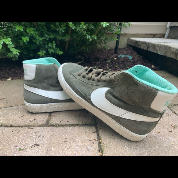 Nike Blazer Mid '77 - Picture 1 of 3